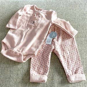 Girls’ 2 piece set from Baby Gap- size 0-3 month